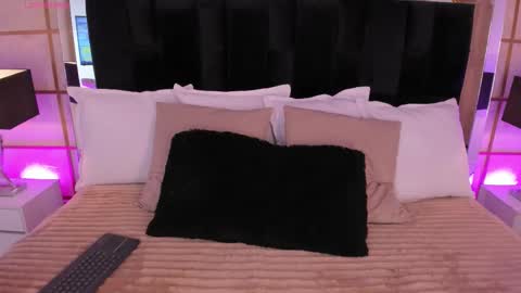 Greta Velvet  online show from 12-04-25, 07:33