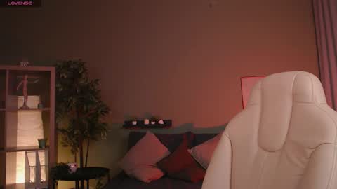 Snapshot of gretchen_mol chatting on 09-13-25, 12:38 gretchen_mol online show from 09-13-25, 12:38