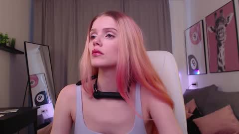 Snapshot of gretchen_mol chatting on 11-29-25, 07:33 gretchen_mol online show from 11-29-25, 07:33