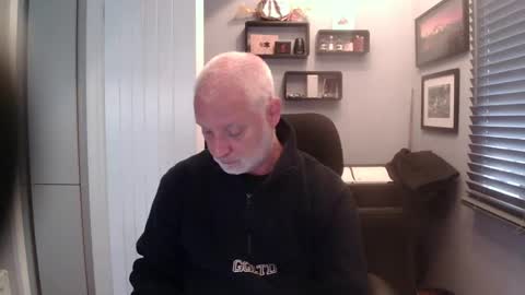 greyfox_6000 online show from 05-06-26, 10:31