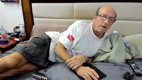 Snapshot of greyishere chatting on 12-04-24, 07:50 Grey. If viewing your cam I am more likely to stay if you show your face. online show from 12-04-24, 07:50