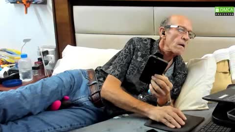 Snapshot of greyishere chatting on 11-09-25, 07:28 Grey. If viewing your cam I am more likely to stay if you show your face. online show from 11-09-25, 07:28