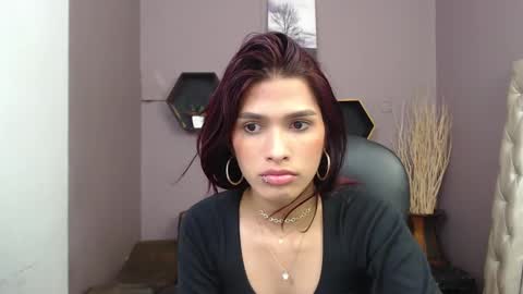 Snapshot of greys_ath chatting on 12-18-24, 03:58 greys online show from 12-18-24, 03:58