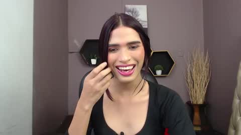 Snapshot of greys_ath chatting on 02-03-25, 02:47 greys online show from 02-03-25, 02:47