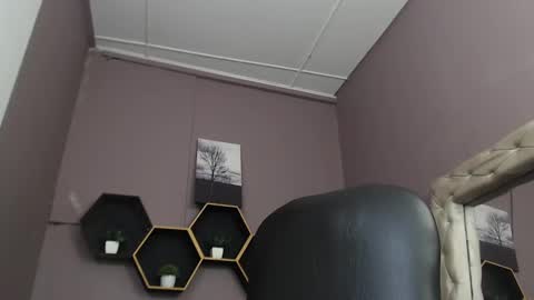 Snapshot of greys_ath chatting on 02-05-25, 03:45 greys online show from 02-05-25, 03:45