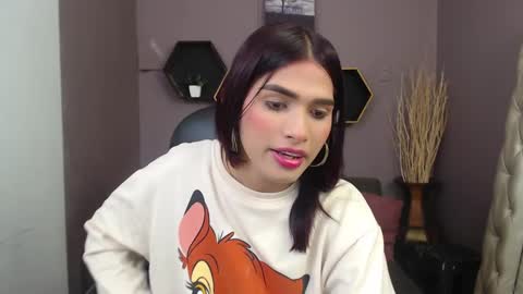 Snapshot of greys_ath chatting on 02-10-25, 03:24 greys online show from 02-10-25, 03:24