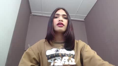 Snapshot of greys_ath chatting on 02-19-25, 03:39 greys online show from 02-19-25, 03:39