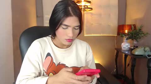 Snapshot of greys_ath chatting on 11-27-25, 04:14 greys online show from 11-27-25, 04:14