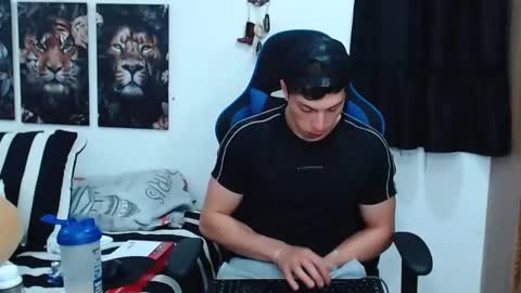 Snapshot of griego01 chatting on 03-02-25, 03:24 griego01 online show from 03-02-25, 03:24