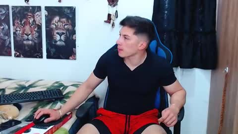 Snapshot of griego01 chatting on 03-10-25, 06:12 griego01 online show from 03-10-25, 06:12