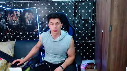 Snapshot of griego01 chatting on 09-19-25, 02:24 griego01 online show from 09-19-25, 02:24