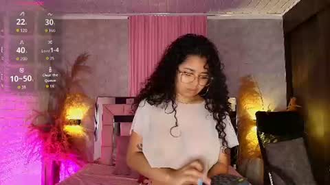 Snapshot of griselle_rousse chatting on 06-14-26, 04:31 online show from 06-14-26, 04:31