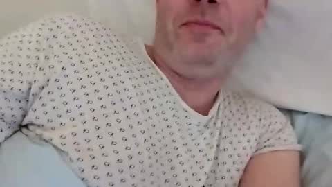 Snapshot of grzegorz34 chatting on 02-09-25, 08:33 Greg online show from 02-09-25, 08:33