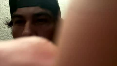 Snapshot of gualastoner95 chatting on 07-22-26, 06:27 gualastoner95 online show from 07-22-26, 06:27