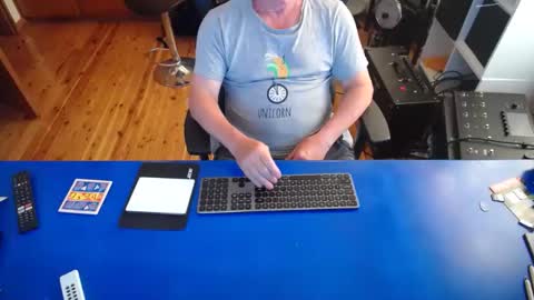 Snapshot of guesswhatigot2 chatting on 12-07-24, 08:22 guesswhatigot2 online show from 12-07-24, 08:22