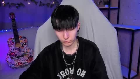 Snapshot of guitarandangel chatting on 02-17-25, 10:40 Angel online show from 02-17-25, 10:40