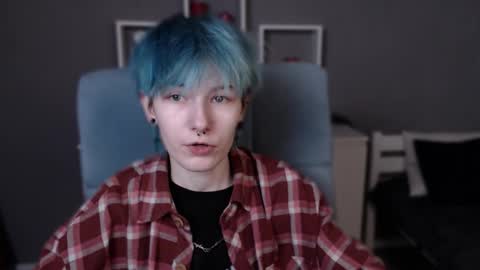 Snapshot of guitarandangell chatting on 10-27-25, 03:10 guitarandangell online show from 10-27-25, 03:10