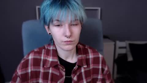 Snapshot of guitarandangell chatting on 10-30-25, 07:32 guitarandangell online show from 10-30-25, 07:32