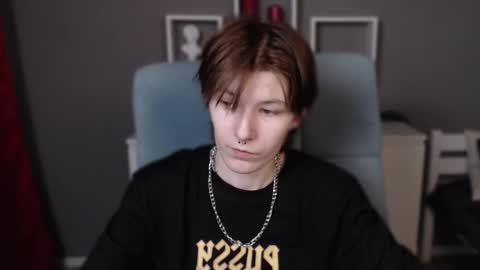 Snapshot of guitarandangell chatting on 11-15-25, 03:48 guitarandangell online show from 11-15-25, 03:48