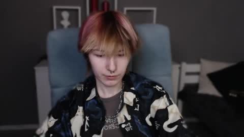 Snapshot of guitarandangell chatting on 05-01-26, 01:16 guitarandangell online show from 05-01-26, 01:16
