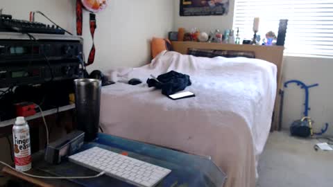 Snapshot of guitarsexgod2 chatting on 06-18-26, 10:58 guitarsexgod2 online show from 06-18-26, 10:58