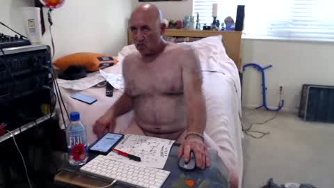 Snapshot of guitarsexgod2 chatting on 06-29-26, 02:07 guitarsexgod2 online show from 06-29-26, 02:07