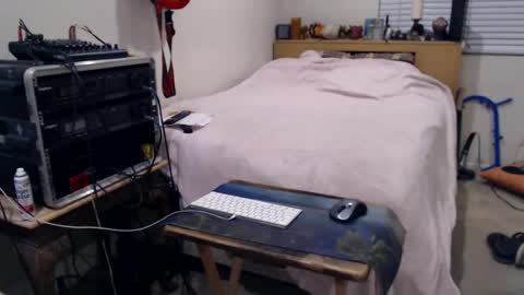 Snapshot of guitarsexgod2 chatting on 07-20-26, 08:39 guitarsexgod2 online show from 07-20-26, 08:39