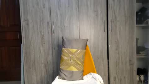 Miss Incredible online show from 12-15-24, 11:31