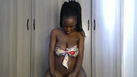 Miss Incredible online show from 11-02-25, 11:01