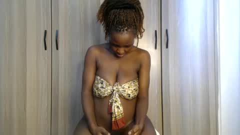 Snapshot of gulpess chatting on 07-02-26, 10:32 Miss Incredible online show from 07-02-26, 10:32