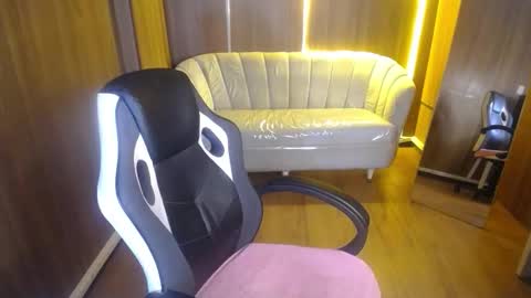 Snapshot of gumball_b chatting on 11-20-25, 03:28 gumball_b online show from 11-20-25, 03:28