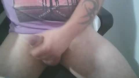 Snapshot of gumbo1122 chatting on 06-11-26, 01:42 gumbo1122 online show from 06-11-26, 01:42