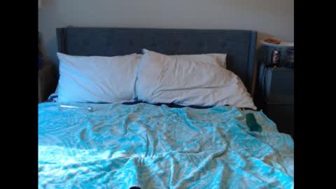 Snapshot of gurthychub chatting on 01-15-25, 07:01 Gunther online show from 01-15-25, 07:01