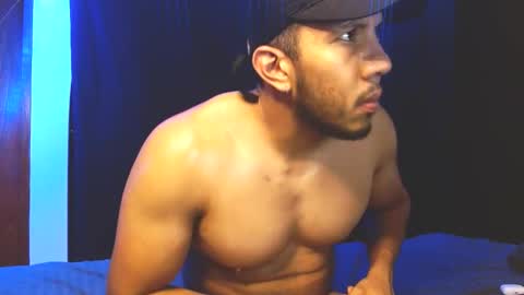 holl latino online show from 11-16-25, 02:28