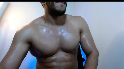 holl latino online show from 04-18-26, 09:15