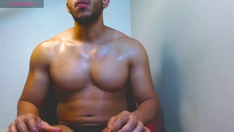 Snapshot of gurushake chatting on 06-26-26, 06:34 holl latino online show from 06-26-26, 06:34
