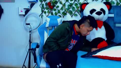 Hakim online show from 12-05-25, 04:03