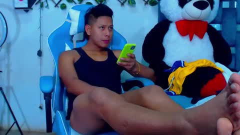 Snapshot of gurxxxt chatting on 03-18-26, 06:44 Hakim online show from 03-18-26, 06:44