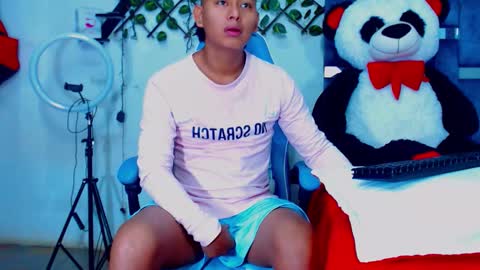 Snapshot of gurxxxt chatting on 03-22-26, 01:25 Hakim online show from 03-22-26, 01:25