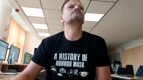 Snapshot of guschidick chatting on 10-05-25, 12:58 guschidick online show from 10-05-25, 12:58