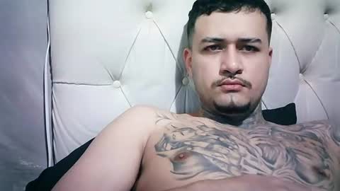 Snapshot of gustavo942493 chatting on 07-17-26, 05:03 gustavo942493 online show from 07-17-26, 05:03
