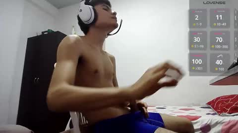 Snapshot of guts1_ chatting on 11-03-25, 11:26 Guts online show from 11-03-25, 11:26