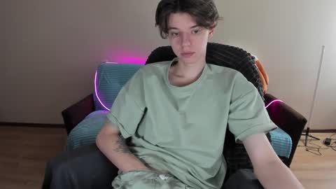 Snapshot of guy_liam1 chatting on 01-09-25, 08:13 guy_liam1 online show from 01-09-25, 08:13