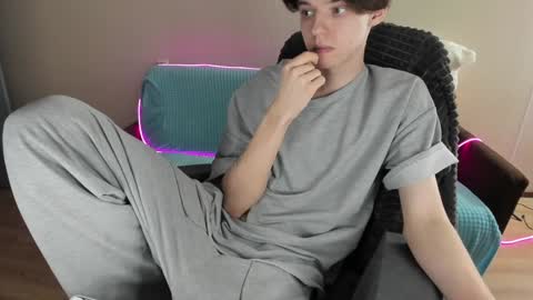 Snapshot of guy_liam1 chatting on 02-01-25, 04:11 guy_liam1 online show from 02-01-25, 04:11