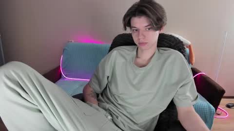 Snapshot of guy_liam1 chatting on 02-09-25, 08:22 guy_liam1 online show from 02-09-25, 08:22