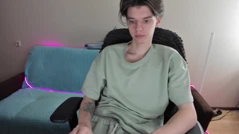 Snapshot of guy_liam1 chatting on 02-11-25, 12:58 guy_liam1 online show from 02-11-25, 12:58