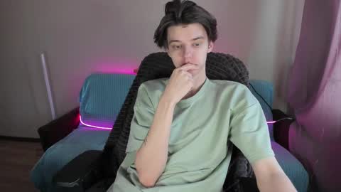 Snapshot of guy_liam1 chatting on 02-24-25, 07:55 guy_liam1 online show from 02-24-25, 07:55