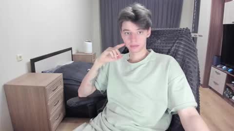 guy_liam1 online show from 12-20-25, 07:32