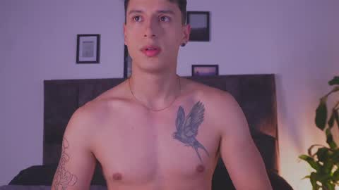 Snapshot of guy_twinks chatting on 05-03-26, 04:51 Gabriel online show from 05-03-26, 04:51