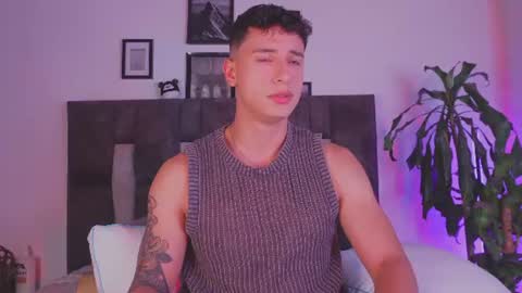 Snapshot of guy_twinks chatting on 07-18-26, 05:11 Gabriel online show from 07-18-26, 05:11